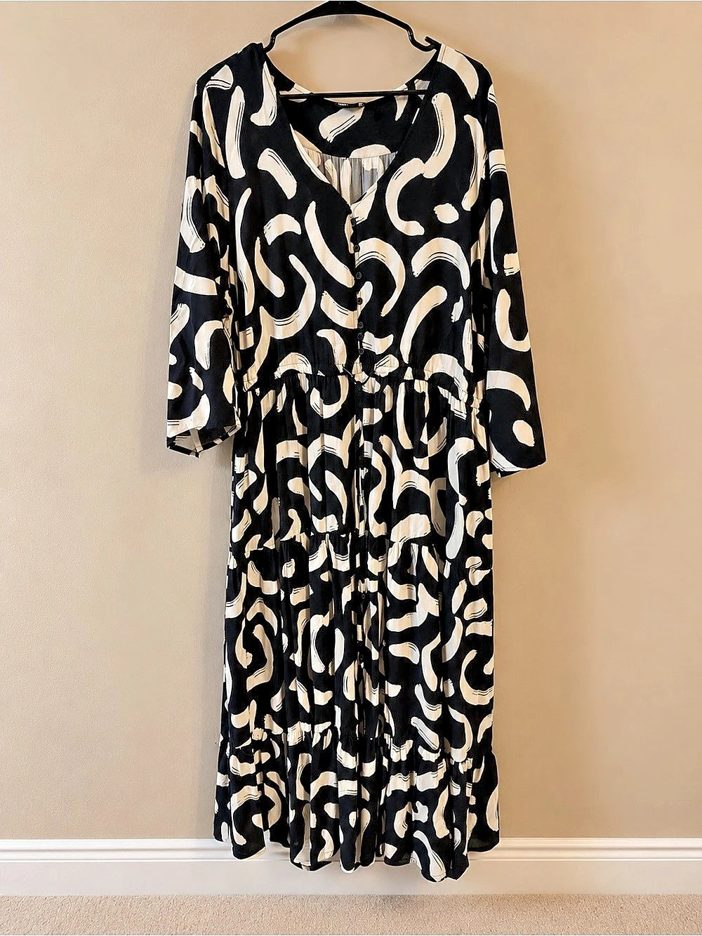 City Chic Abstract Maxi Dress in Black & White Size Large Like New
